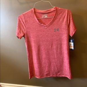 Under Armour, ladies t-shirt, V neck, loose fit, Heatgear/keeps you cool